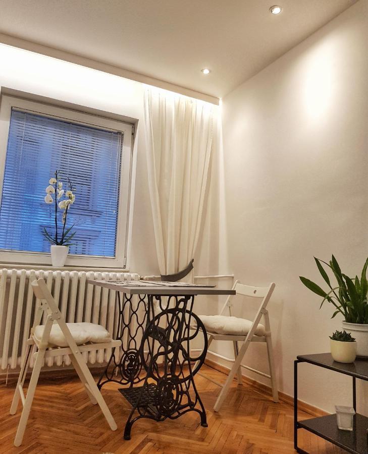 Uma- Urban Mini Apartment 斯科普里 外观 照片